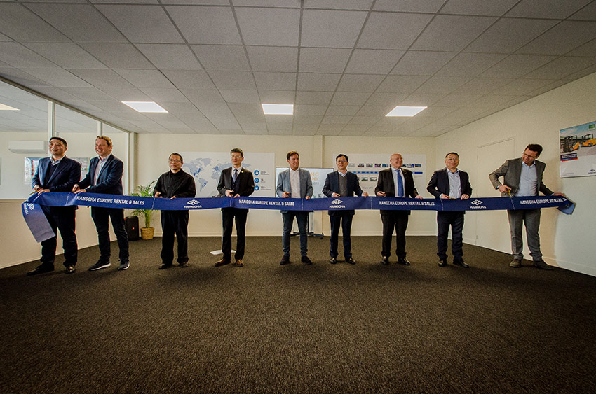 The-Grand-Opening-of-Hangcha-Europe-Rental-&-Sales-01.jpg