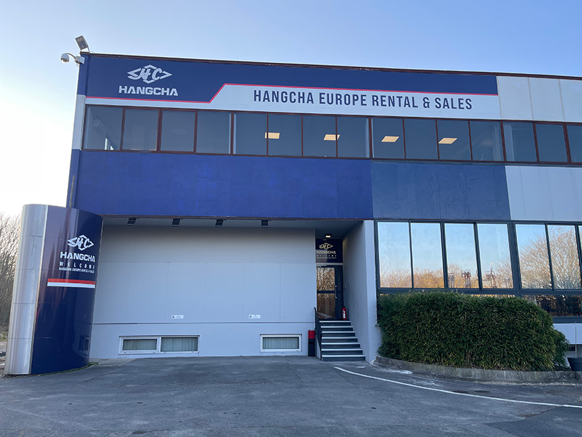 The-Grand-Opening-of-Hangcha-Europe-Rental-&-Sales-03.jpg