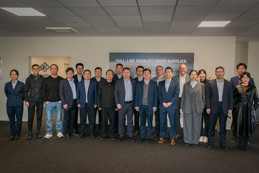 The-Grand-Opening-of-Hangcha-Europe-Rental-&-Sales-04.jpg